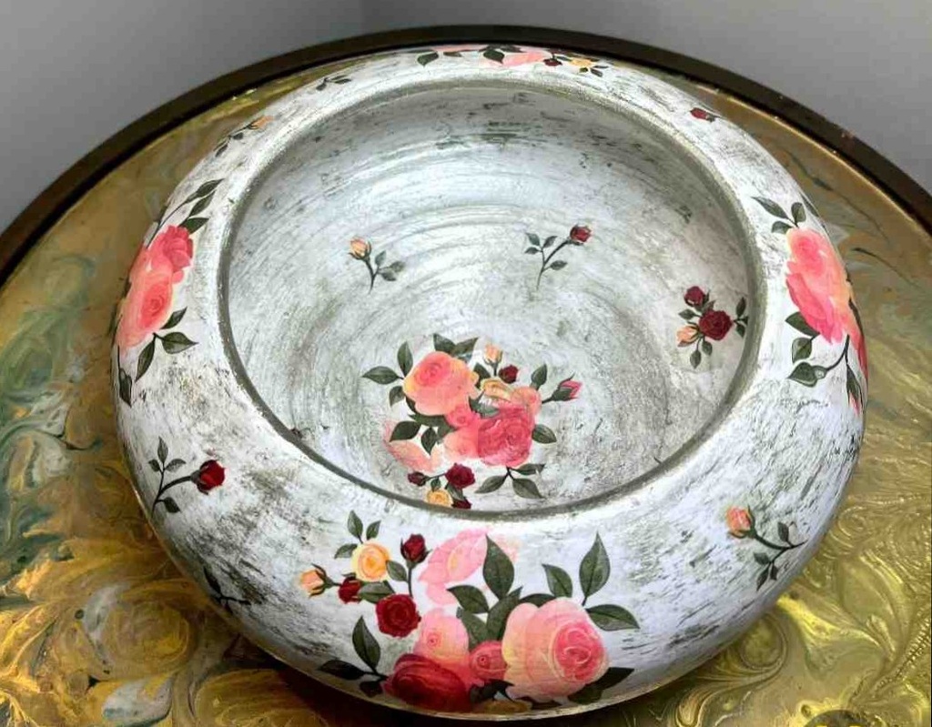 decorative pottery 