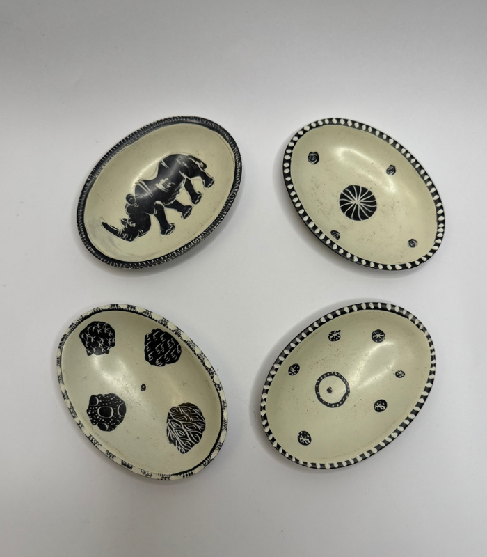 Oval Stone Off-White Trinket