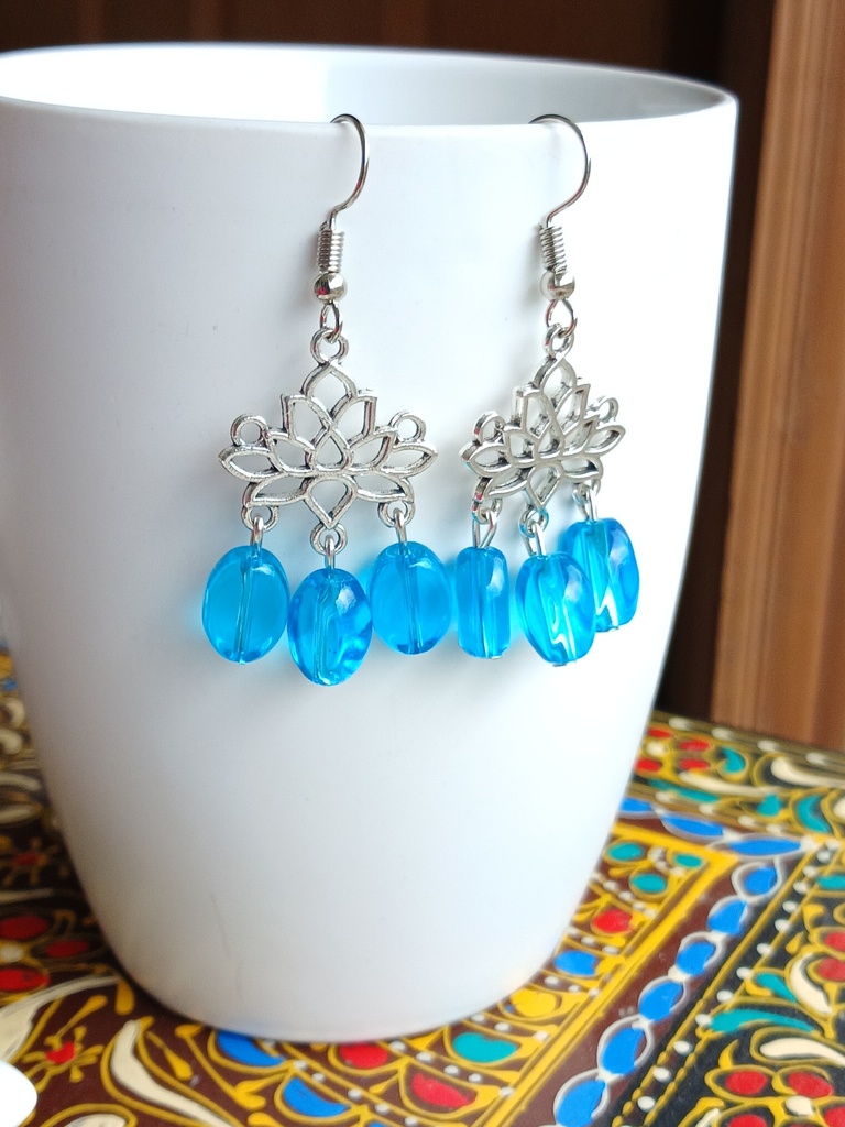 Trendy earrings