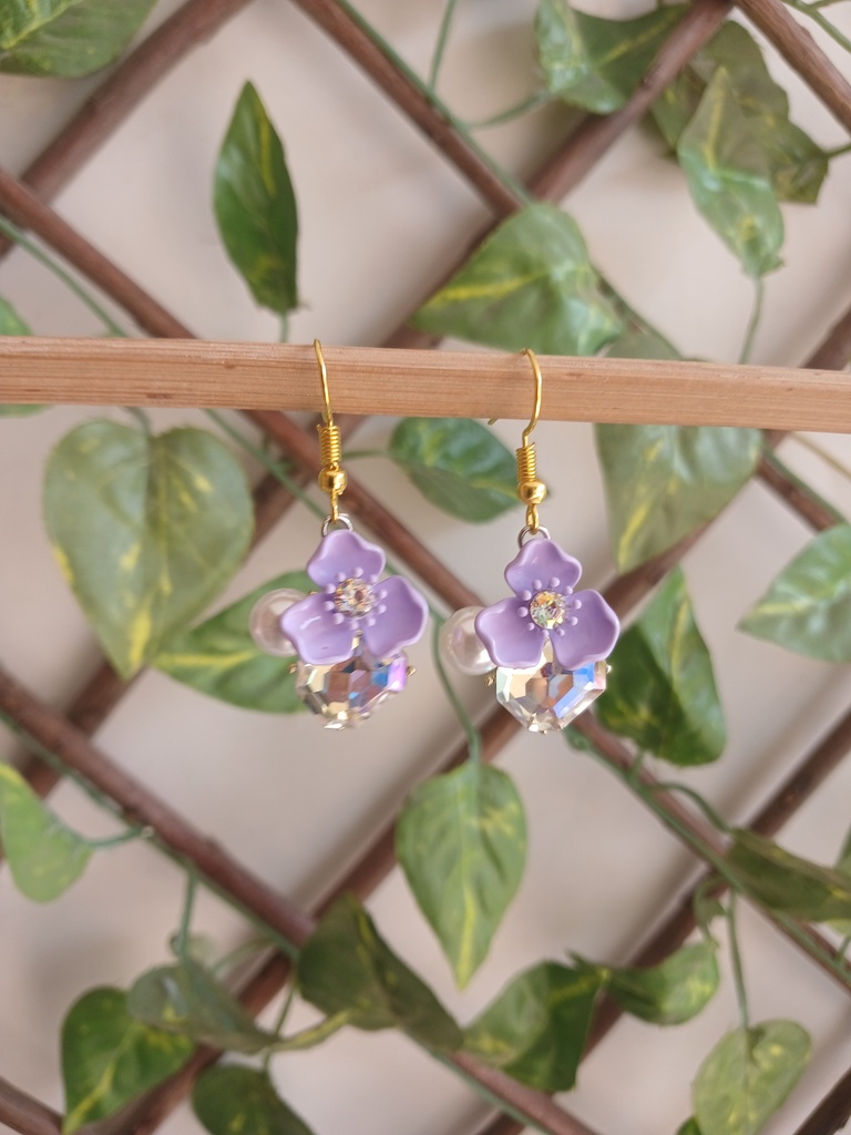 TRENDY EARRINGS