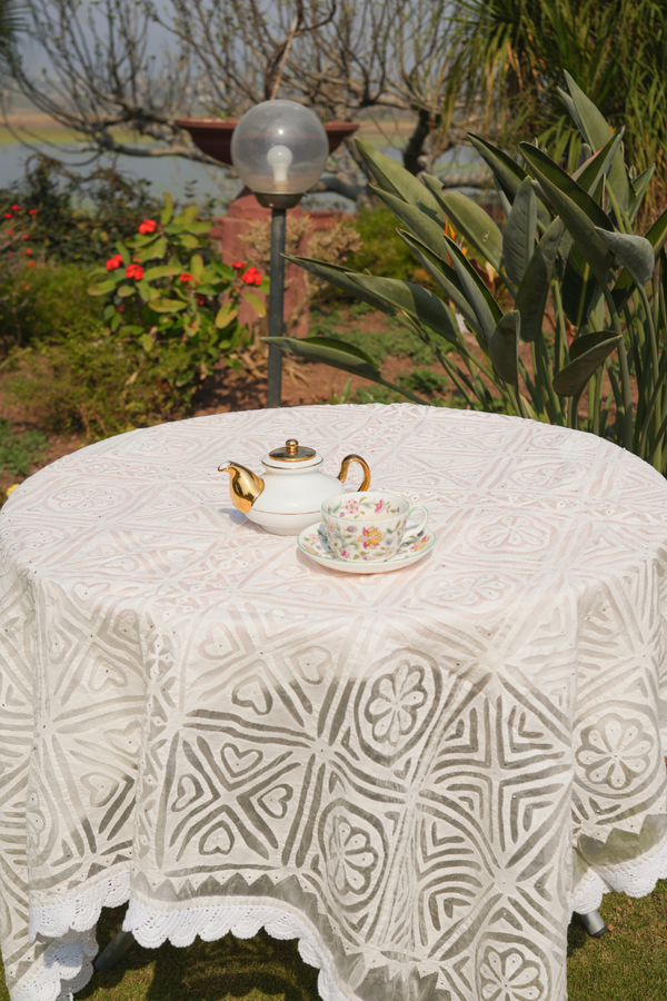 Royal Veil Dining Set
