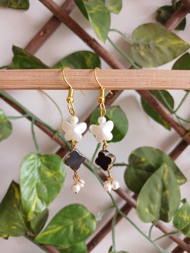 TRENDY EARRINGS