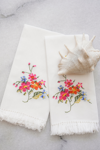 [3.GT.26] Lily Guest Towel