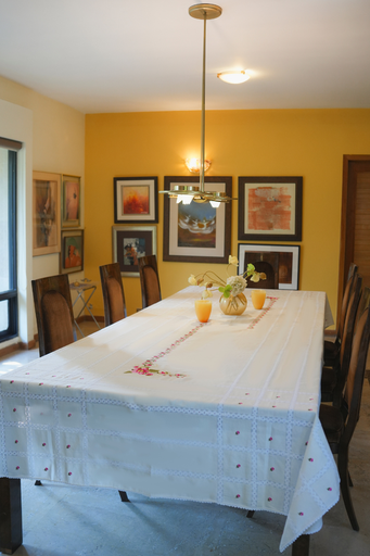 [2.DN.26] Heritage Elegance Dining Set